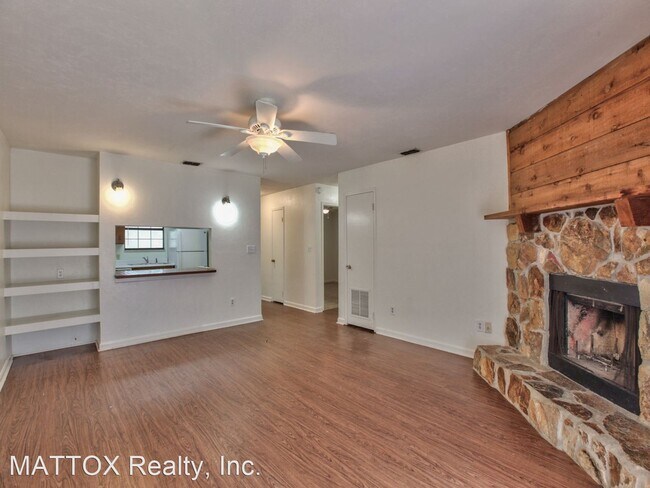 Building Photo - 2 br, 1.5 bath House - 4791 Leah Court