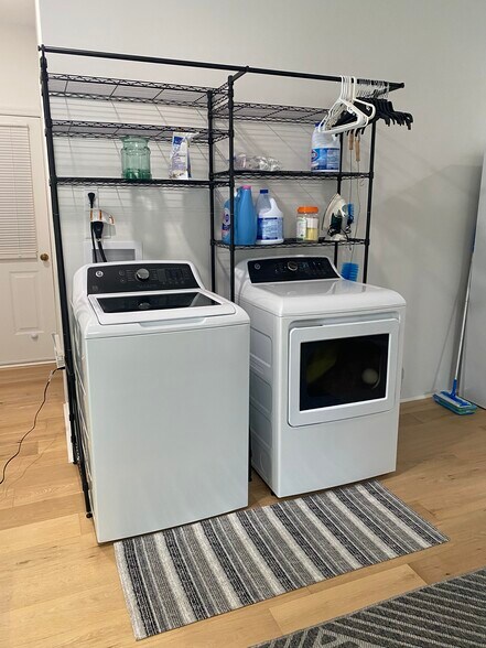 Building Photo - 6003 Pleasant Pond Pl