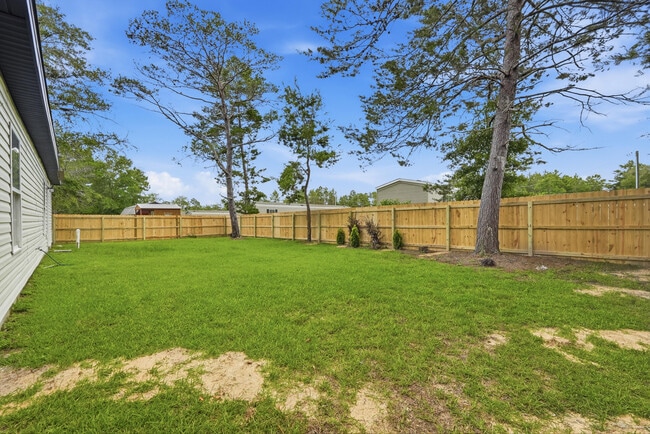 Building Photo - 254 Iris Ln