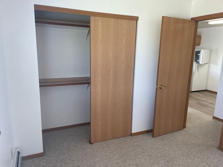 Building Photo - 664 Terrace Park Blvd