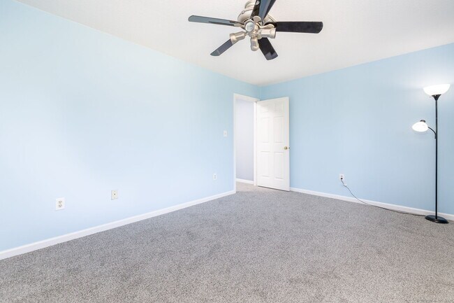 Building Photo - 69 Sunrise Cir