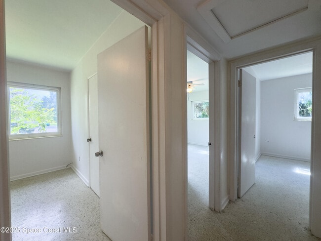 Building Photo - 728 Lund Ct