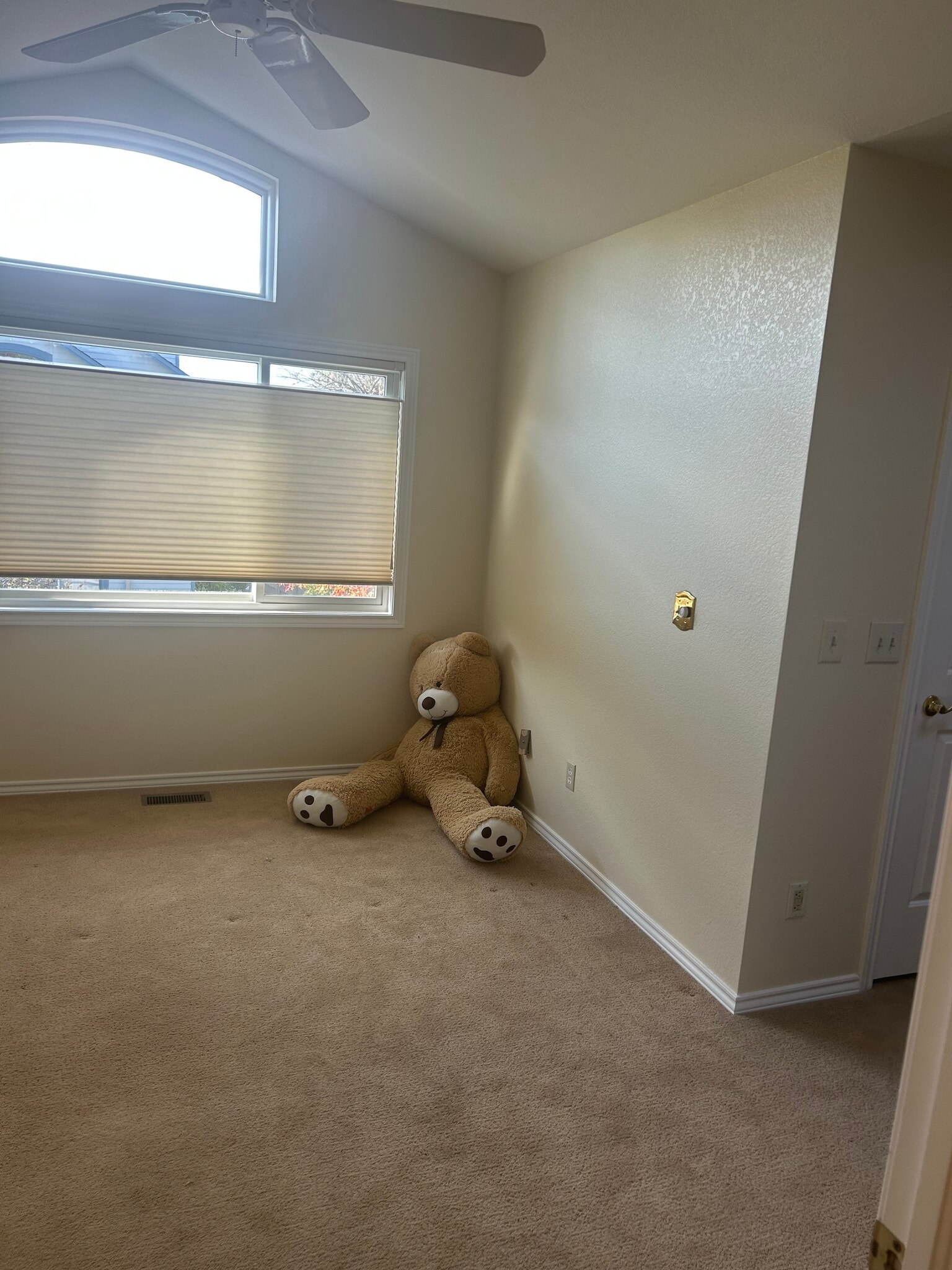 primary bedroom - 5717 Table Top Ct