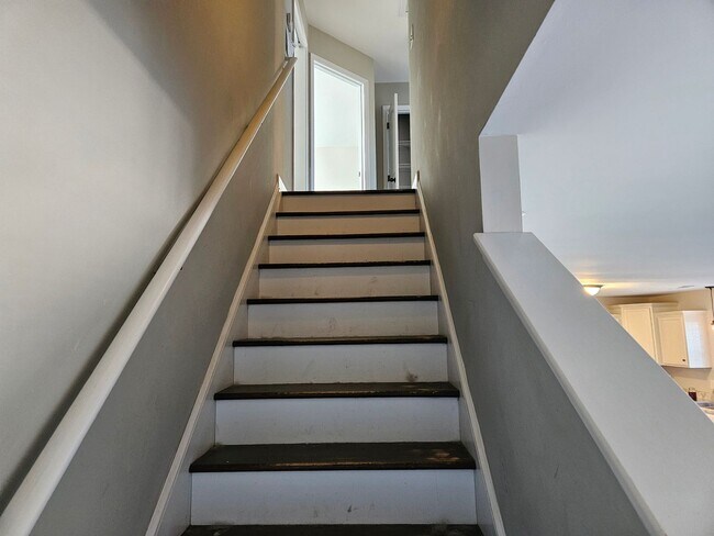 Building Photo - 211 Breakwater Dr