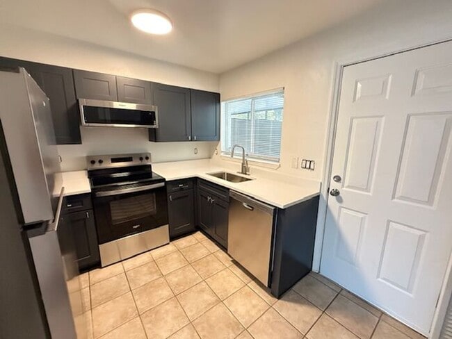 Building Photo - 2/1.5 Winter Springs Townhome with screen patio-$500 OFF FIRST MONTH'S RENT