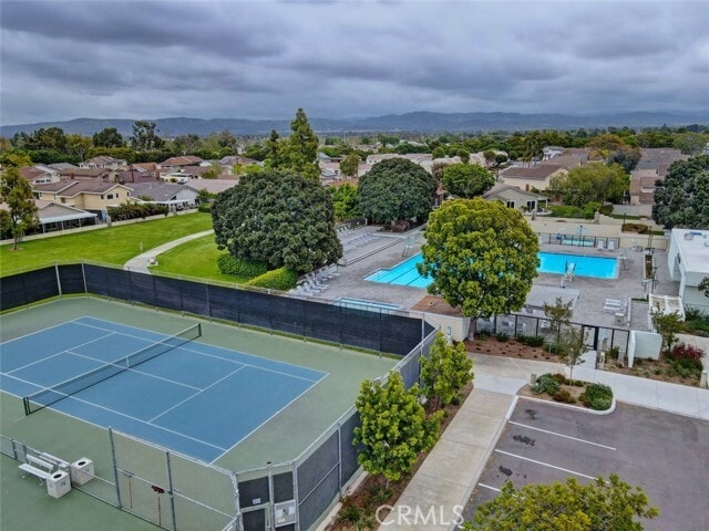 Building Photo - 8 Sparrowhawk