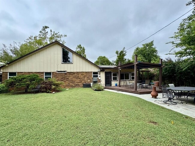 Building Photo - 3604 Jim Robison Dr