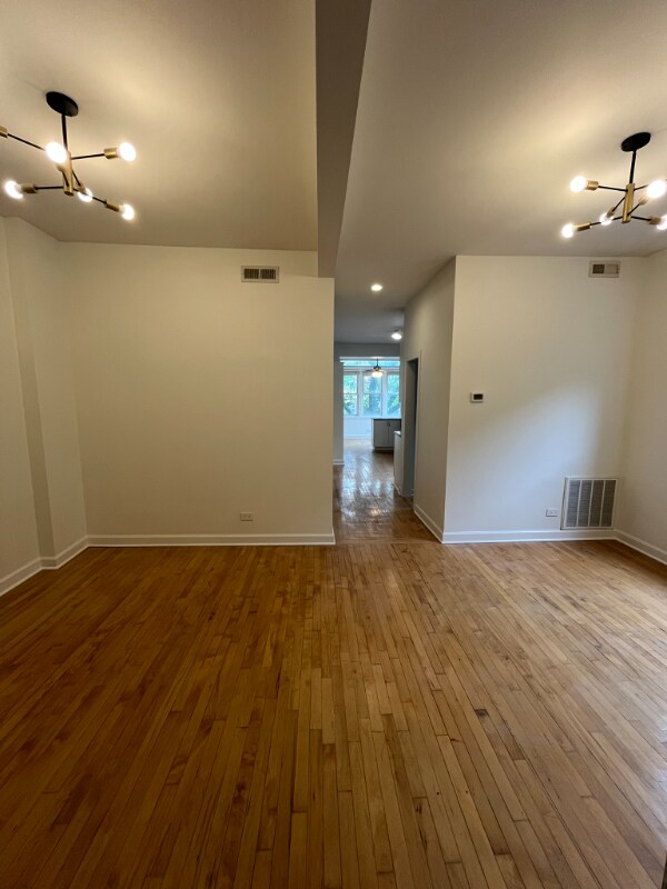Building Photo - 1320 N Wicker Park Ave
