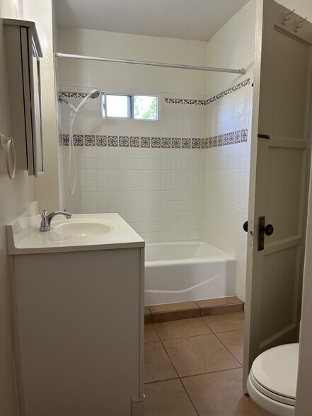 Building Photo - 33141 Case St