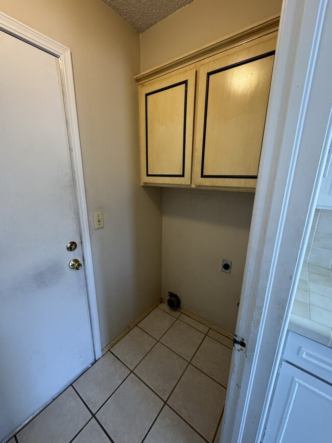 Building Photo - 841 NW 115th St