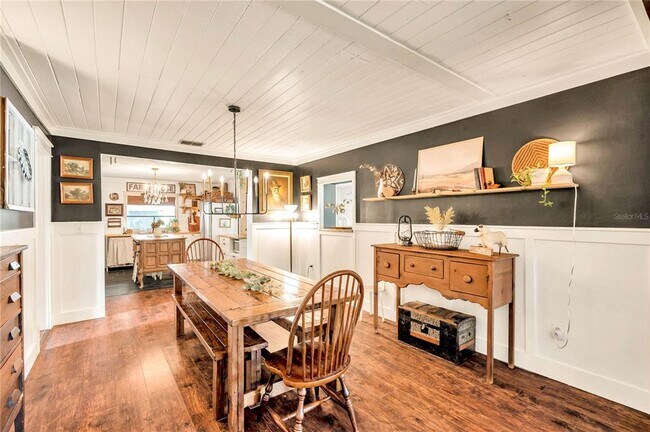 Building Photo - 16084 Stur St