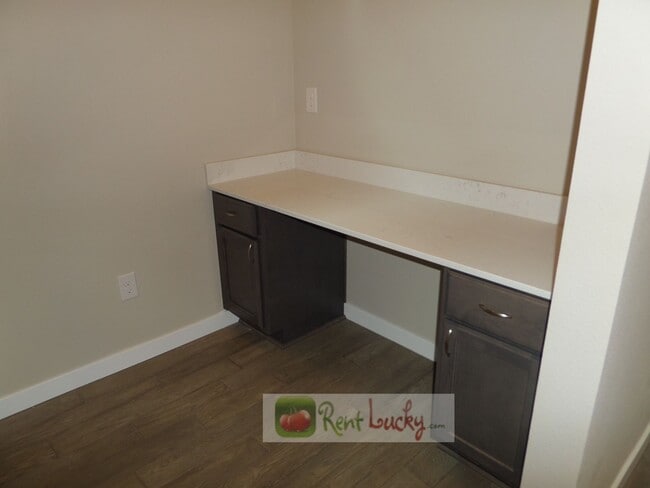 Building Photo - GORGEOUS!! Newer 3 Bedroom Home w/2-Car Ga...