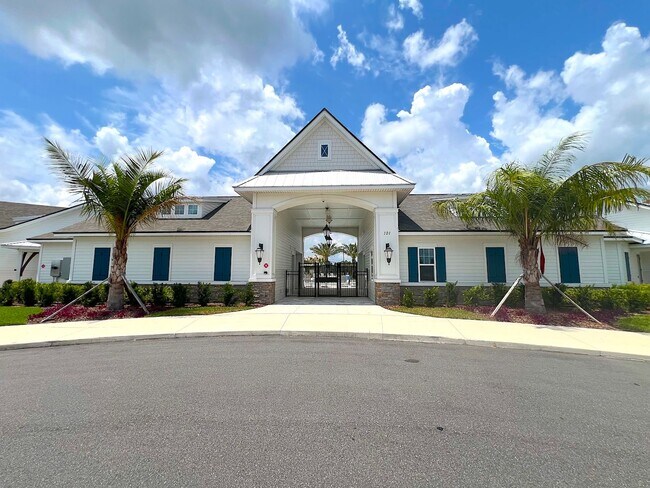 Building Photo - GORGEOUS 5 Bed 4 Bath 3 Car Garage HOME w COMMUNITY POOL for RENT!