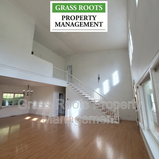 Building Photo - 13575 Sun Forest Dr