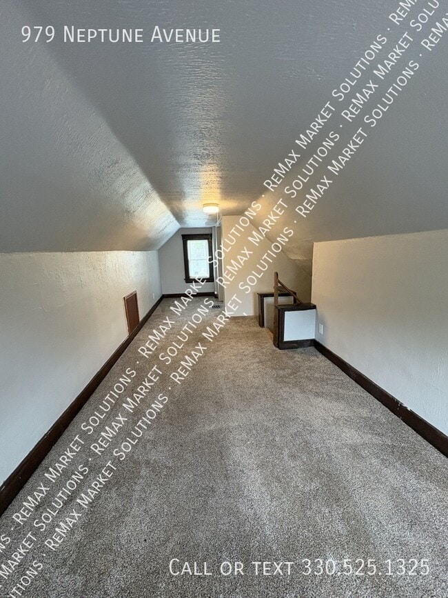 Building Photo - 979 Neptune Ave
