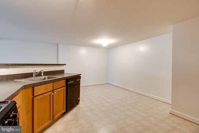 Building Photo - 1501 Van Dorn St