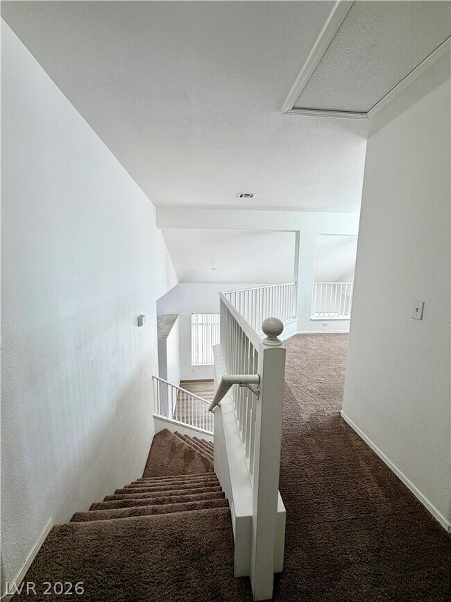 Building Photo - 846 Zinnia Cir