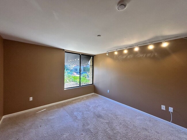 Building Photo - Beautiful 2B/2BA Condo in Mission Hills for Rent!