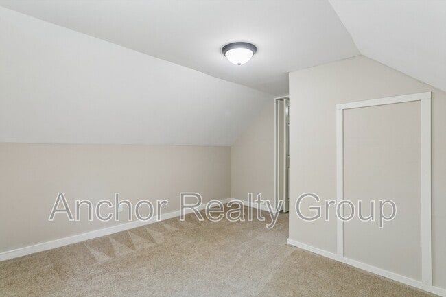Building Photo - 7730 Ruthven Rd