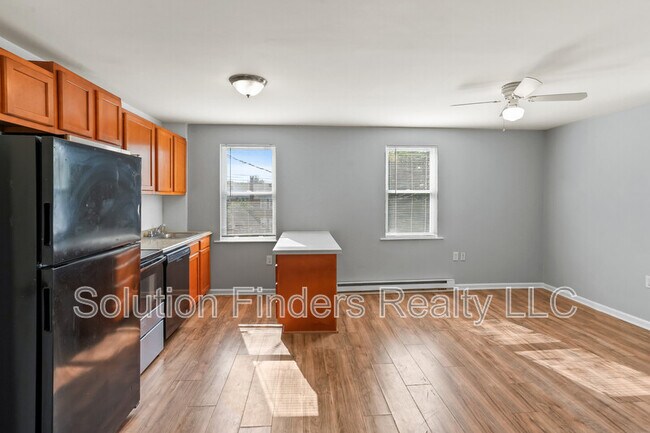 Building Photo - 2956 Yorkway