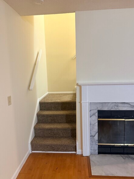 Building Photo - 42 Tanglewood Ct