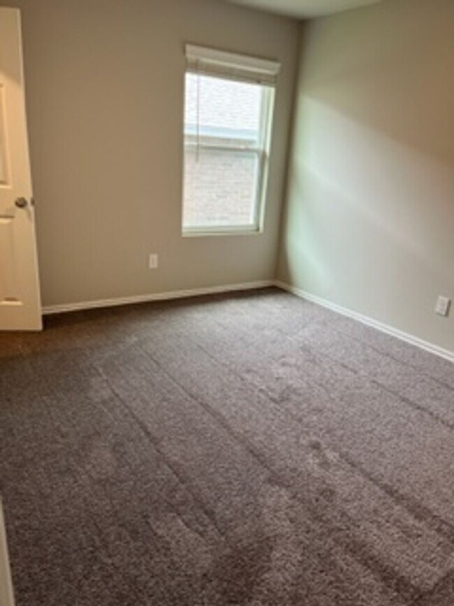 Building Photo - 1st Month Free!