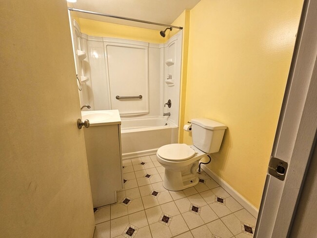 Building Photo - Charming Corner Lot House in Cadillac, Mic...