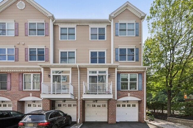 Building Photo - 351 Oswego Ct
