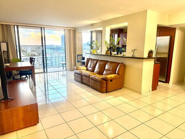 Building Photo - 290 174th St