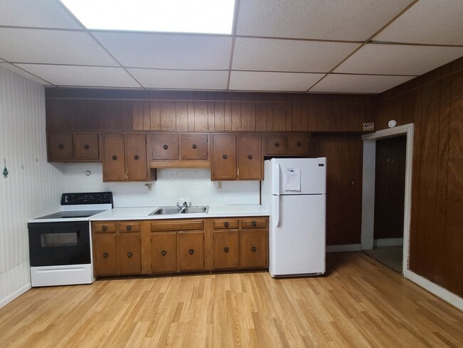 Building Photo - 243 S 8th St