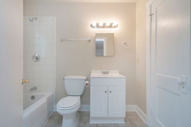 Building Photo - Charming Historic East Nash 3Bed/2Bath!