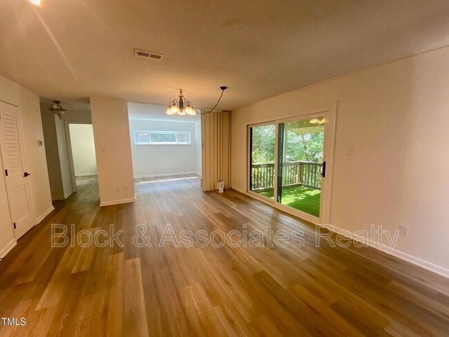 Building Photo - 617 Pine Ridge Pl