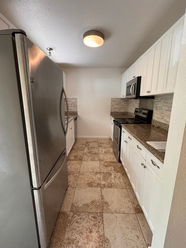 Building Photo - 147 Oko St