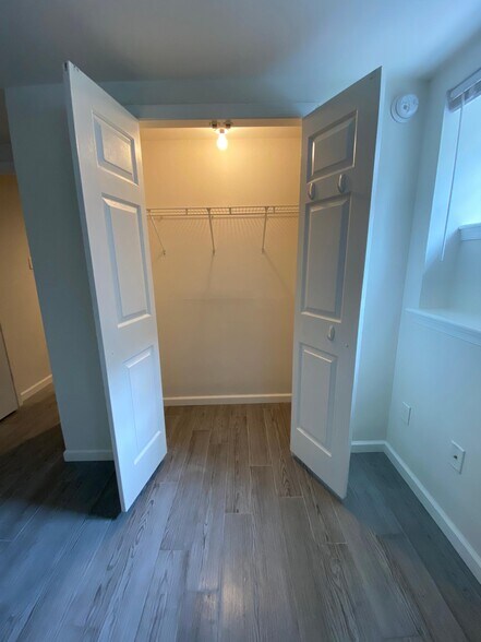 Building Photo - 3901 Baring St