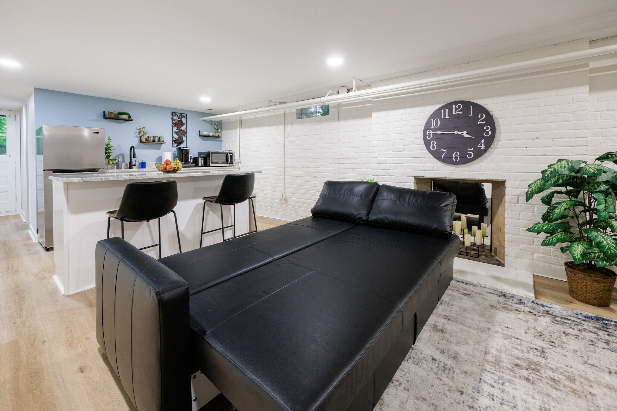 Building Photo - 7218 Monument Ave