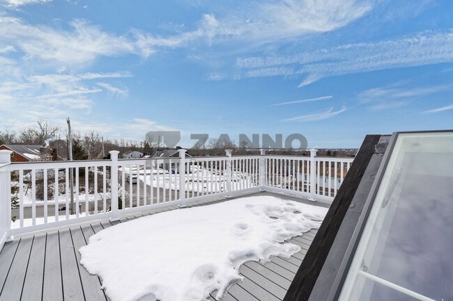 Building Photo - 24 Vernon Ave