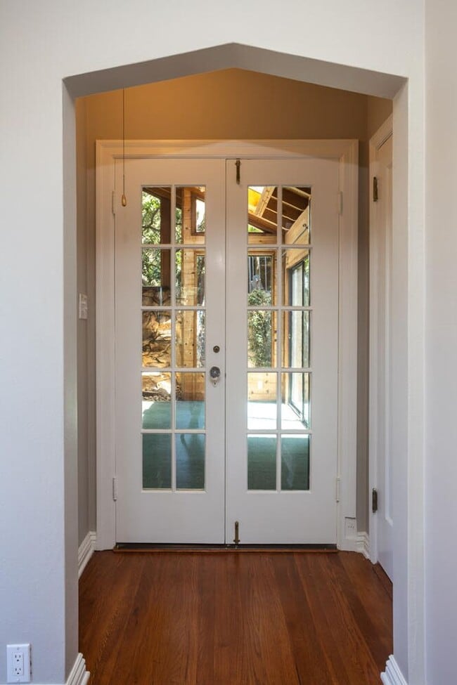 Building Photo - MUST SEE! Unique and Charming 4 bedroom 2.5 Bath Home w/Stunning Views!