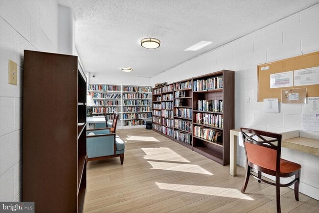 Building Photo - 4515 Willard Ave