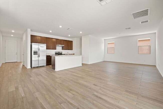 Building Photo - Beautiful Brand New 3 Bedroom Home with De...