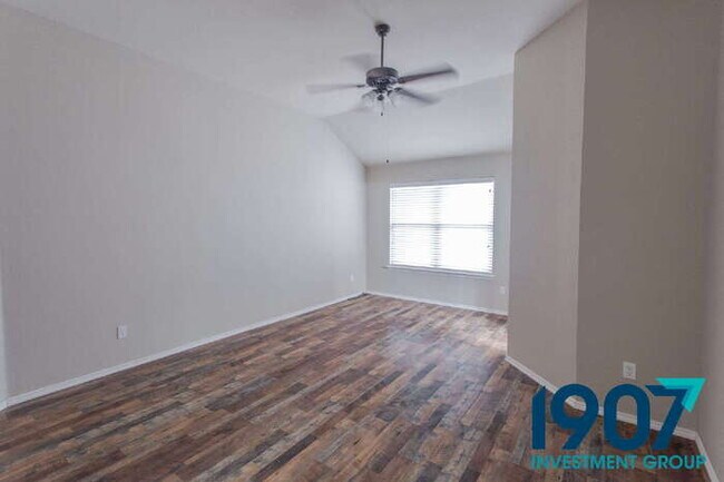 Building Photo - Stunning 3-Bedroom Home in OKC with Modern...
