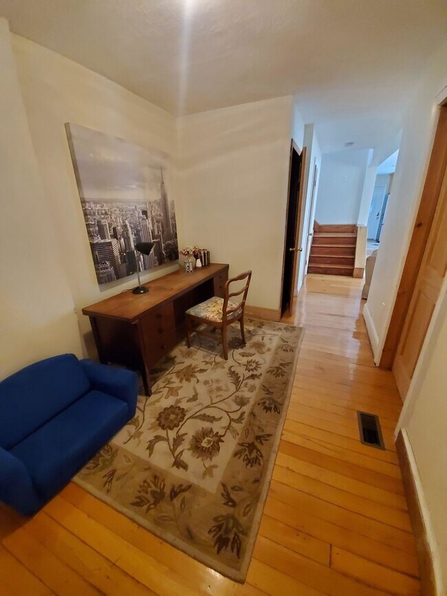 Building Photo - BROKER FEE PAID BY OWNER!!! Five bed Three Bath in lower Allston.....