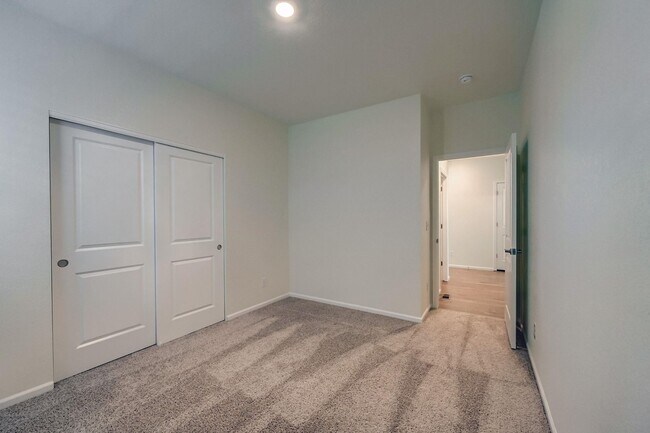 Building Photo - 4 Bedroom single family Ranch (Conner) hom...