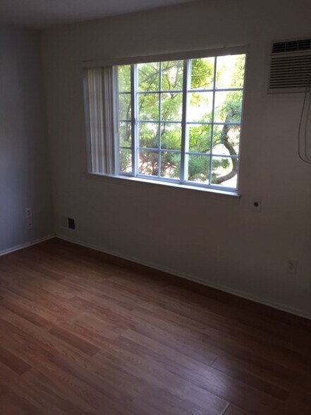 Building Photo - 22 Sharrotts Rd