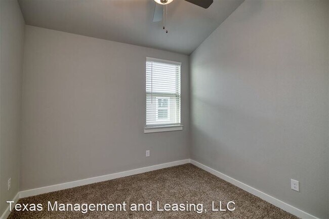 Building Photo - 735 Harvest Moon Dr