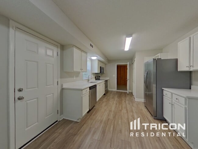 Building Photo - 1005 Alston Hill Dr