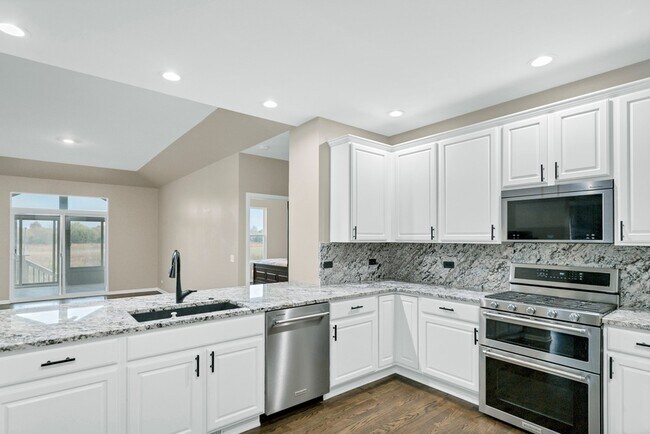 Building Photo - 2660 Harnish Dr