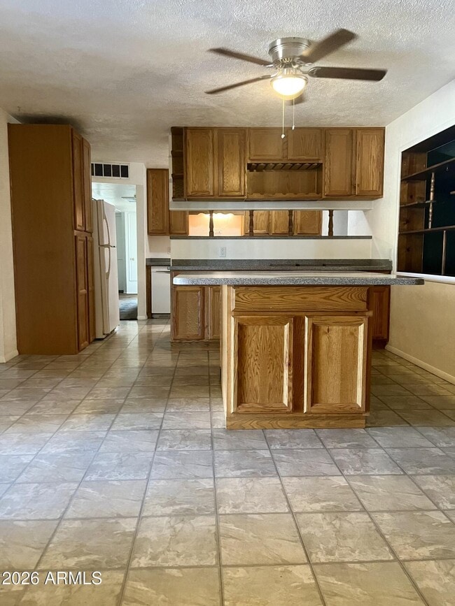 Building Photo - 2315 W Butler Dr