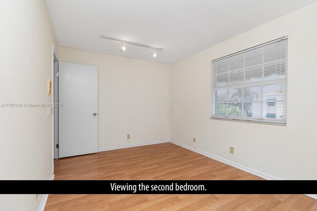 Building Photo - 6493 Via Regina