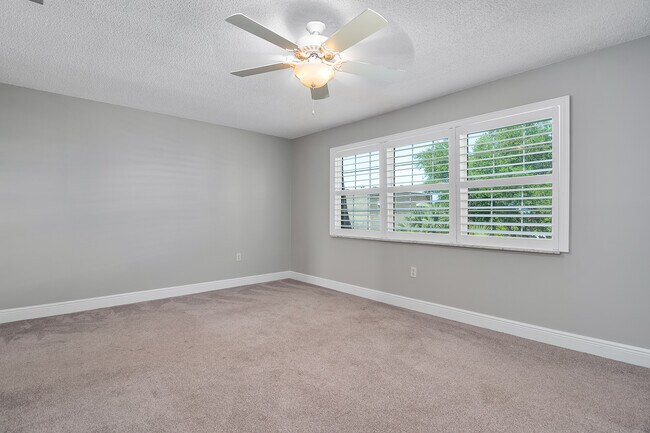 Building Photo - 1901 Indian River Blvd