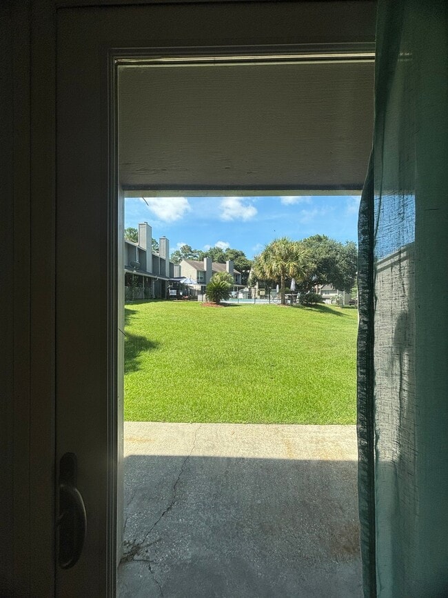 Building Photo - 262 Highpoint Dr